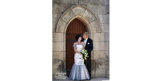 Hochzeitsfotos - Art des Shootings: Hochzeits Shooting - Kiel (Kreisfreie Stadt Kiel, Kreis Rendsburg-Eckernförde) - Fotoshooting am Schloss von Schwerin - BALZEREK, REINHARD