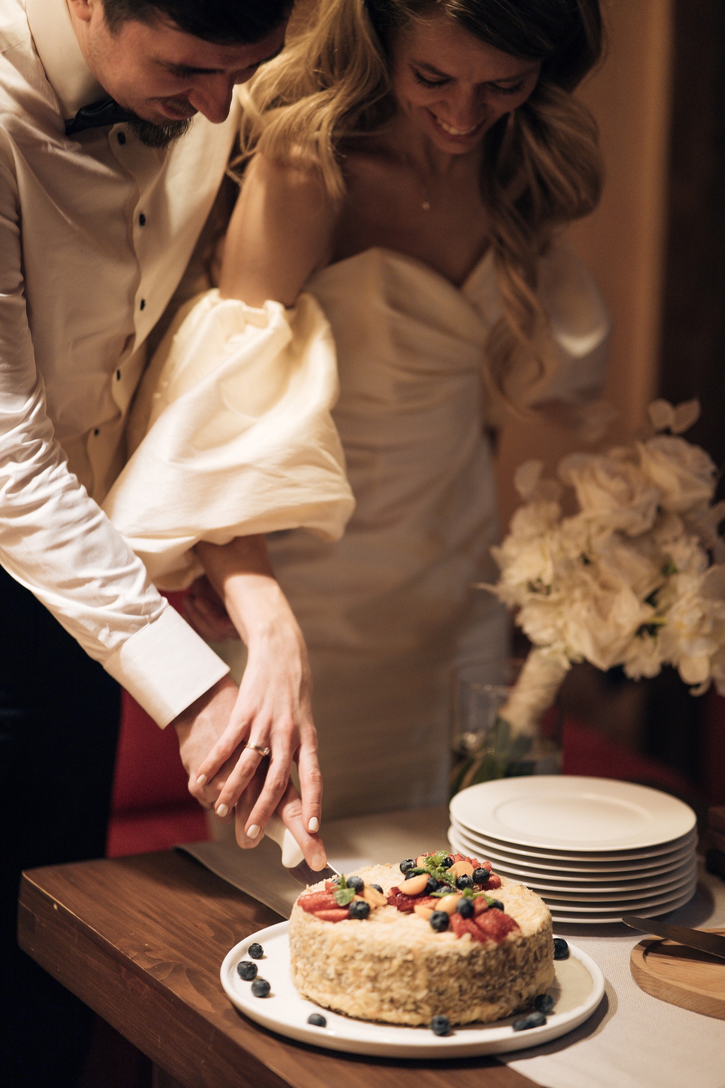 Hochzeitsfotos - Art des Shootings: Hochzeits Shooting - Plauen - Anschnitt der Hochzeitstorte. - Ekaterina Dobriborshch