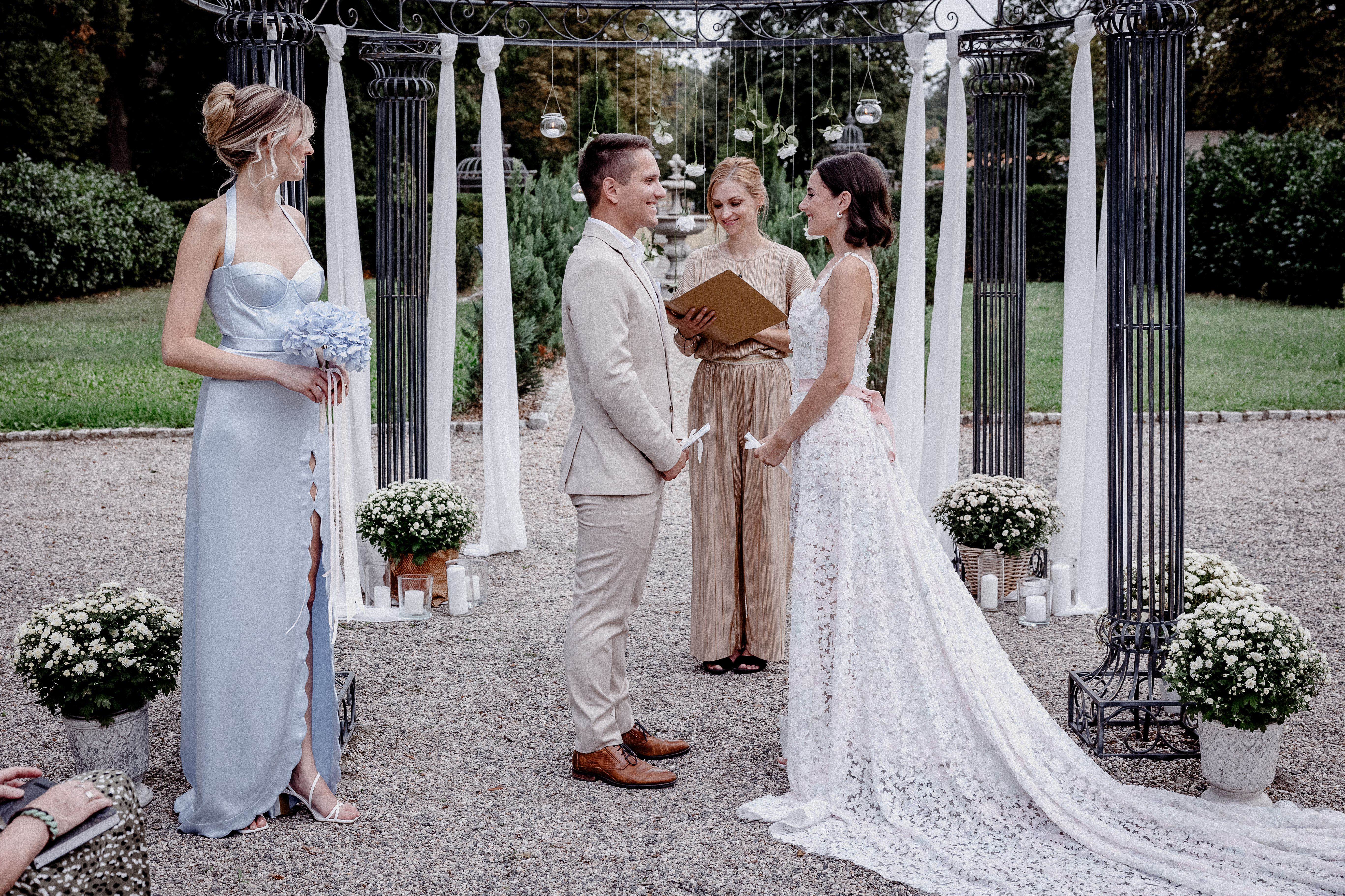Hochzeitsfotograf: Freie Trauung auf Schloss Hohenprießnitz - Freyas Fine Weddings