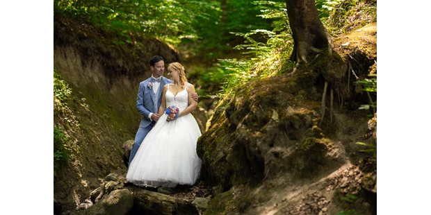 Hochzeitsfotos - Art des Shootings: Trash your Dress - Binnenland - Hochzeitsfotograf Helge Peters - Mo´s Fotostudio