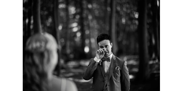 Hochzeitsfotos - Art des Shootings: Trash your Dress - Binnenland - Hochzeitsfotograf Helge Peters - Mo´s Fotostudio