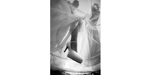Hochzeitsfotos - Art des Shootings: Trash your Dress - Binnenland - Hochzeitsfotograf Helge Peters - Mo´s Fotostudio